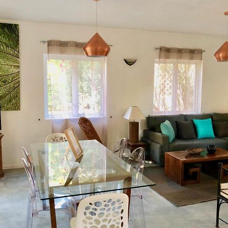 Beachfront Villa In A Beautiful And Secured Complex Flic-en-Flacq Εξωτερικό φωτογραφία