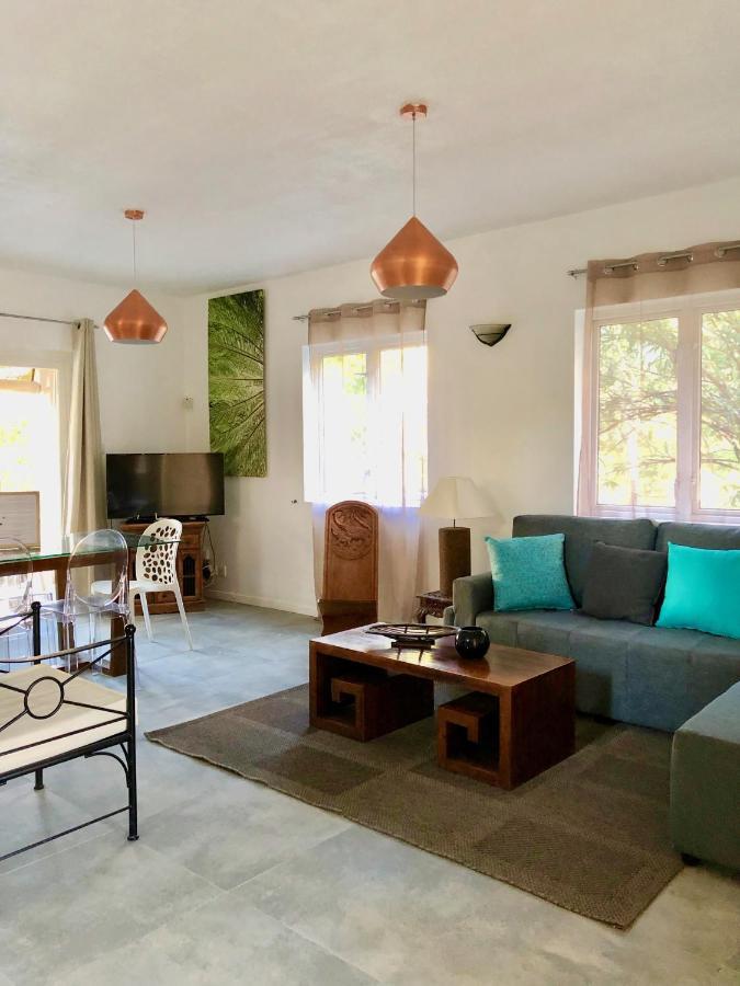 Beachfront Villa In A Beautiful And Secured Complex Flic-en-Flacq Εξωτερικό φωτογραφία
